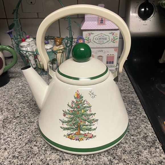 Spode Christmas Tree Kettle - Picture 3 of 7